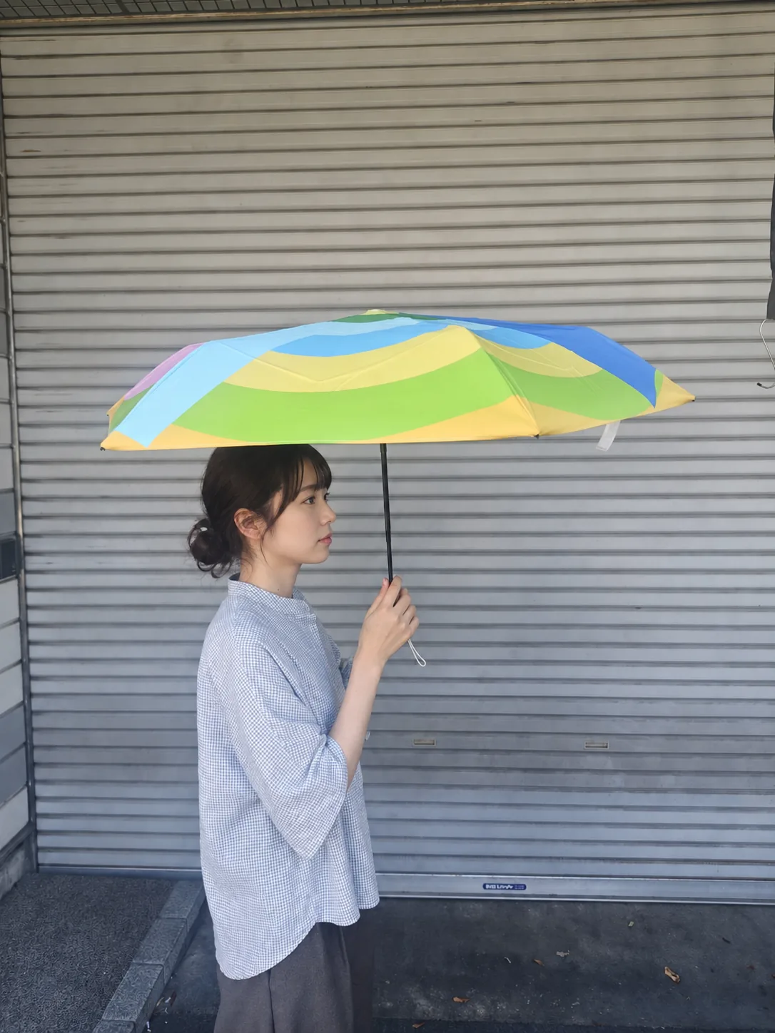 軽量&コンパクト 折りたたみ傘(自動) 使用イメージ