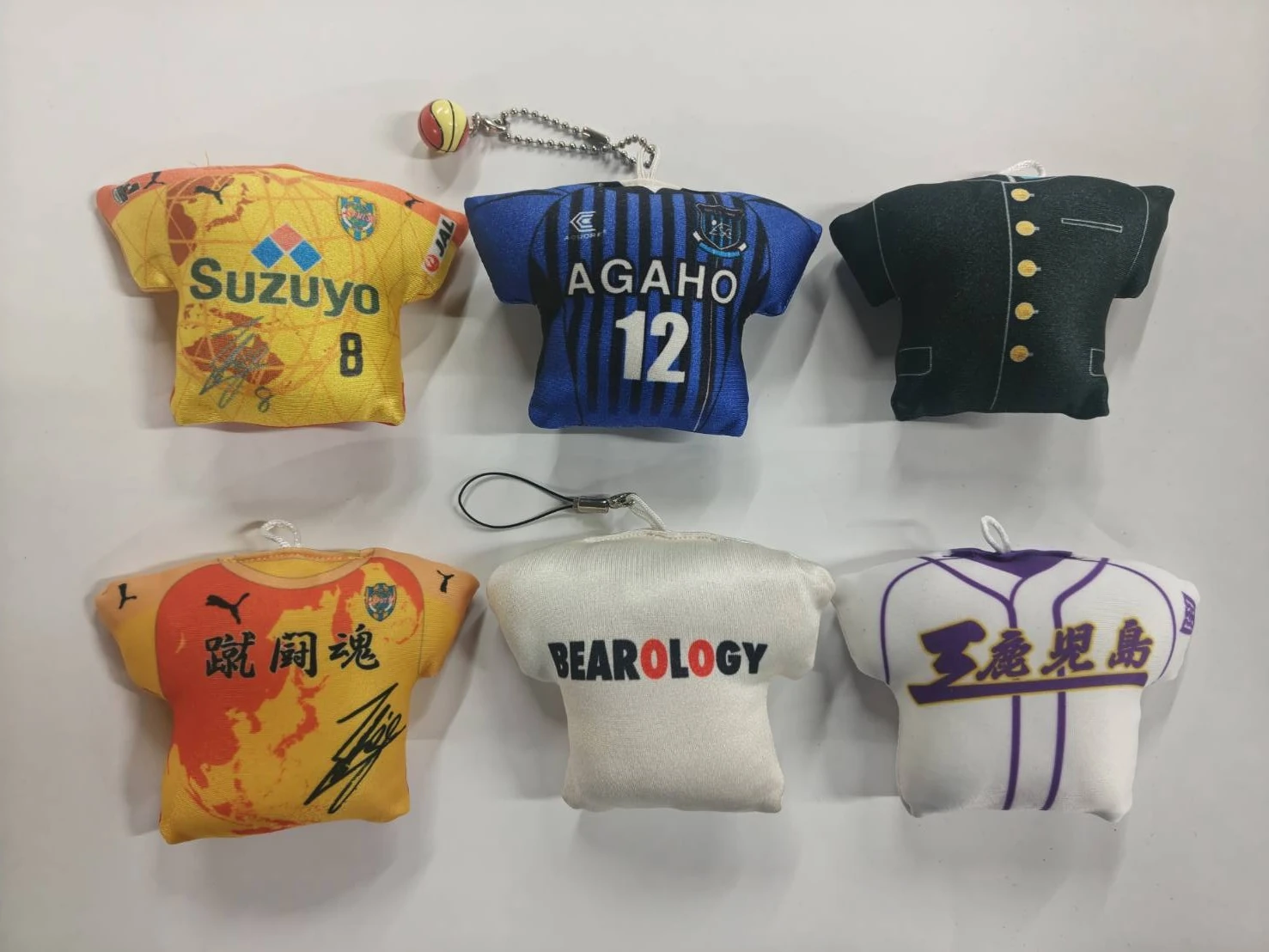 綿を詰めたふわふわタイプのユニフォーム型記念品