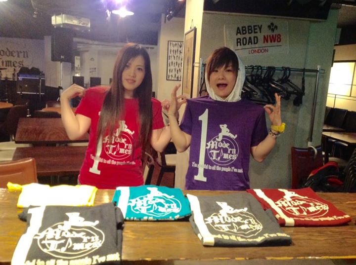 アパレルブランド・物販向けオリジナルTシャツの着用写真